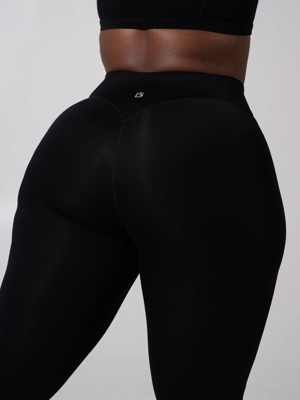 Airbrush Multi Pocket Legging - Onyx Black - Image 3