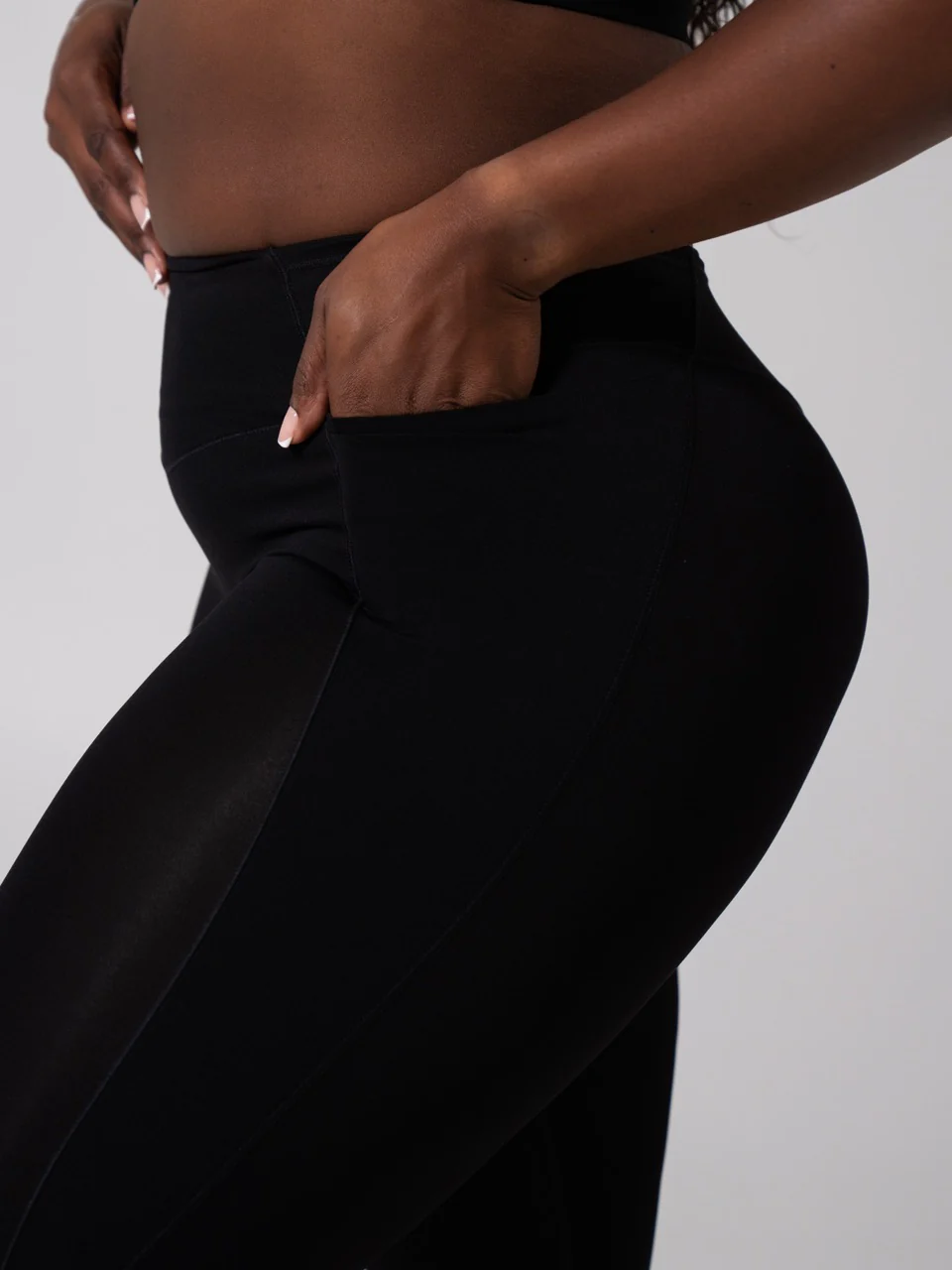 Airbrush Multi Pocket Legging - Onyx Black - Image 6