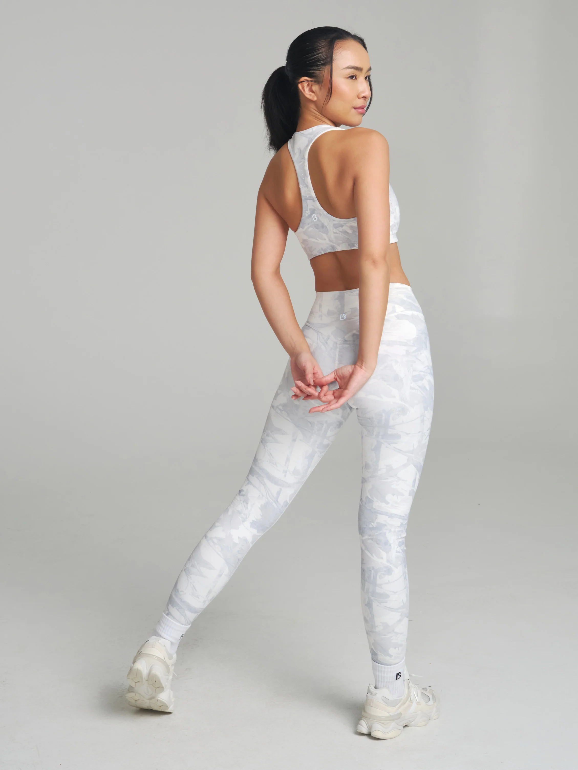 Colorado Fleece Sports Bra - Snow Camo - Image 5