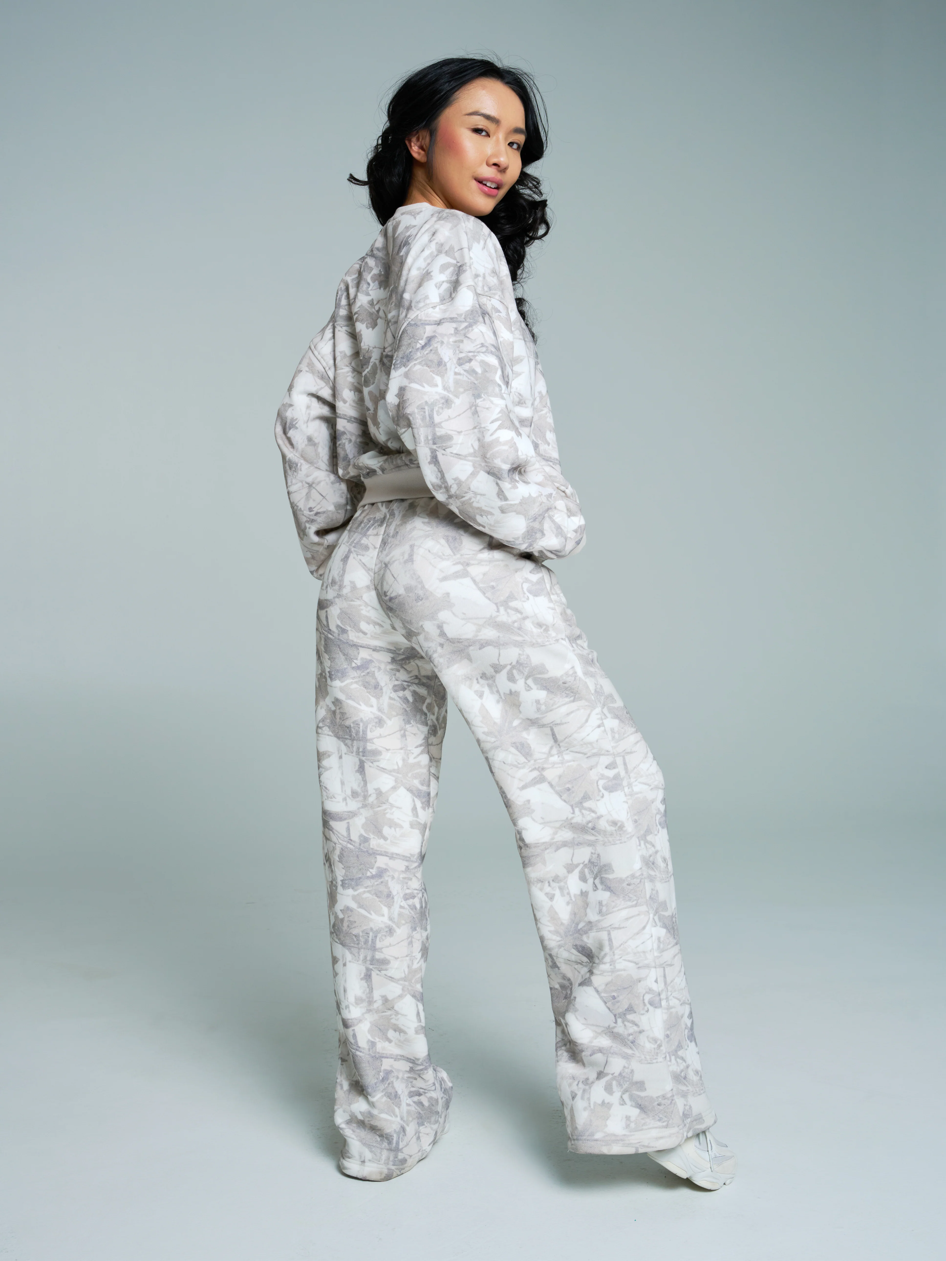 Plush Fleece Straight Leg Sweat Pant - Snow Camo - Image 4